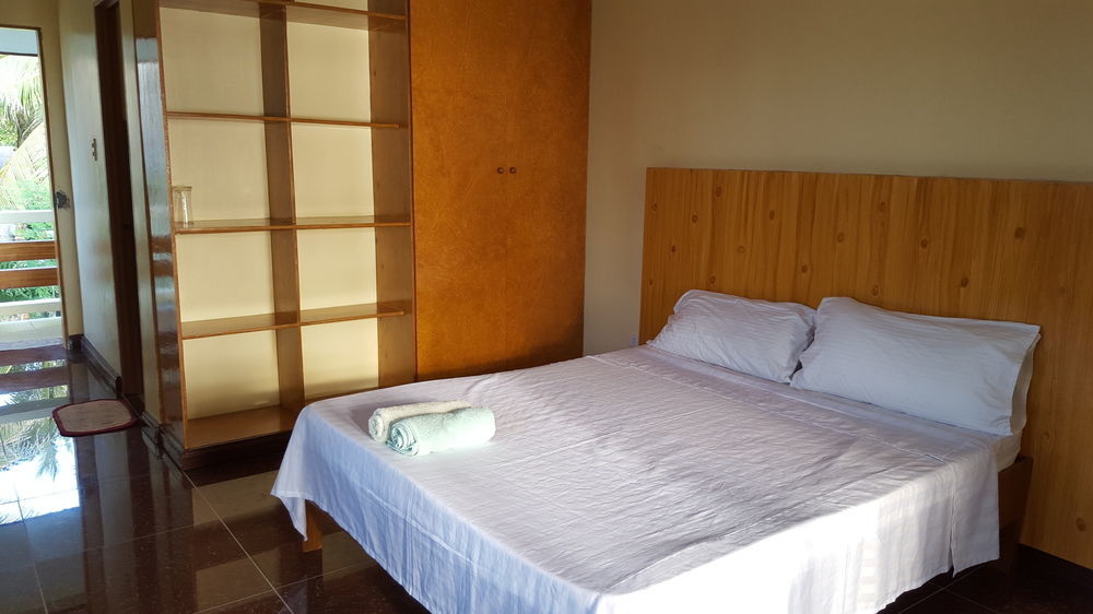 Lanas Beach Resort Romblon Island Экстерьер фото